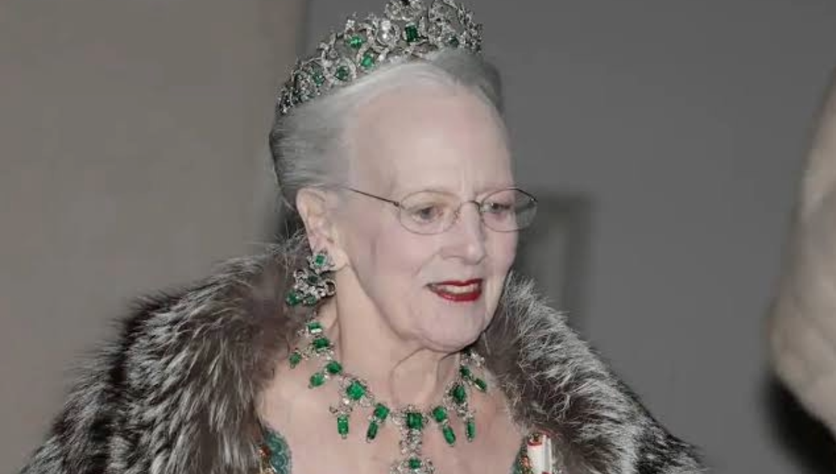 Será el 14 de febrero el día que entregue la corona a su sucesor Será el 14 de febrero el día que entregue la corona a su sucesor