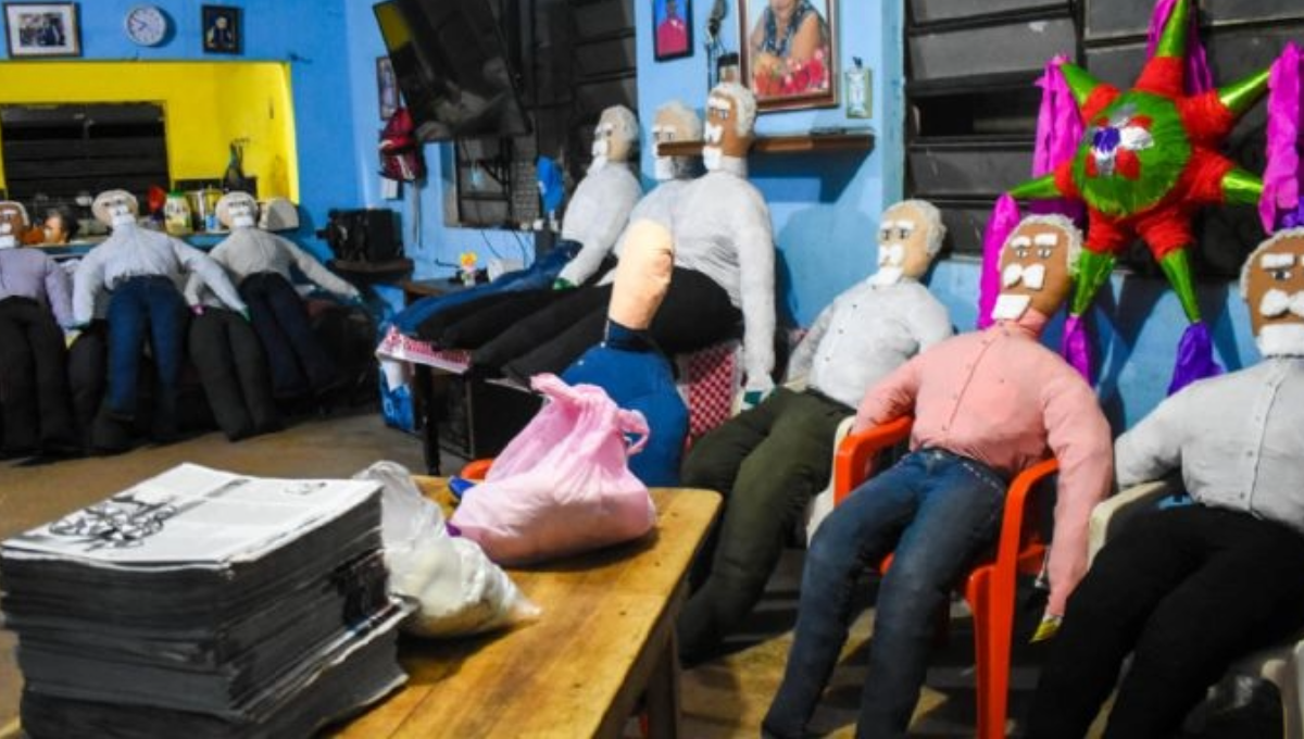 El muñeco debe estar elaborado de ropa usada, periódico, papel, cartón y pirotecnia El muñeco debe estar elaborado de ropa usada, periódico, papel, cartón y pirotecnia