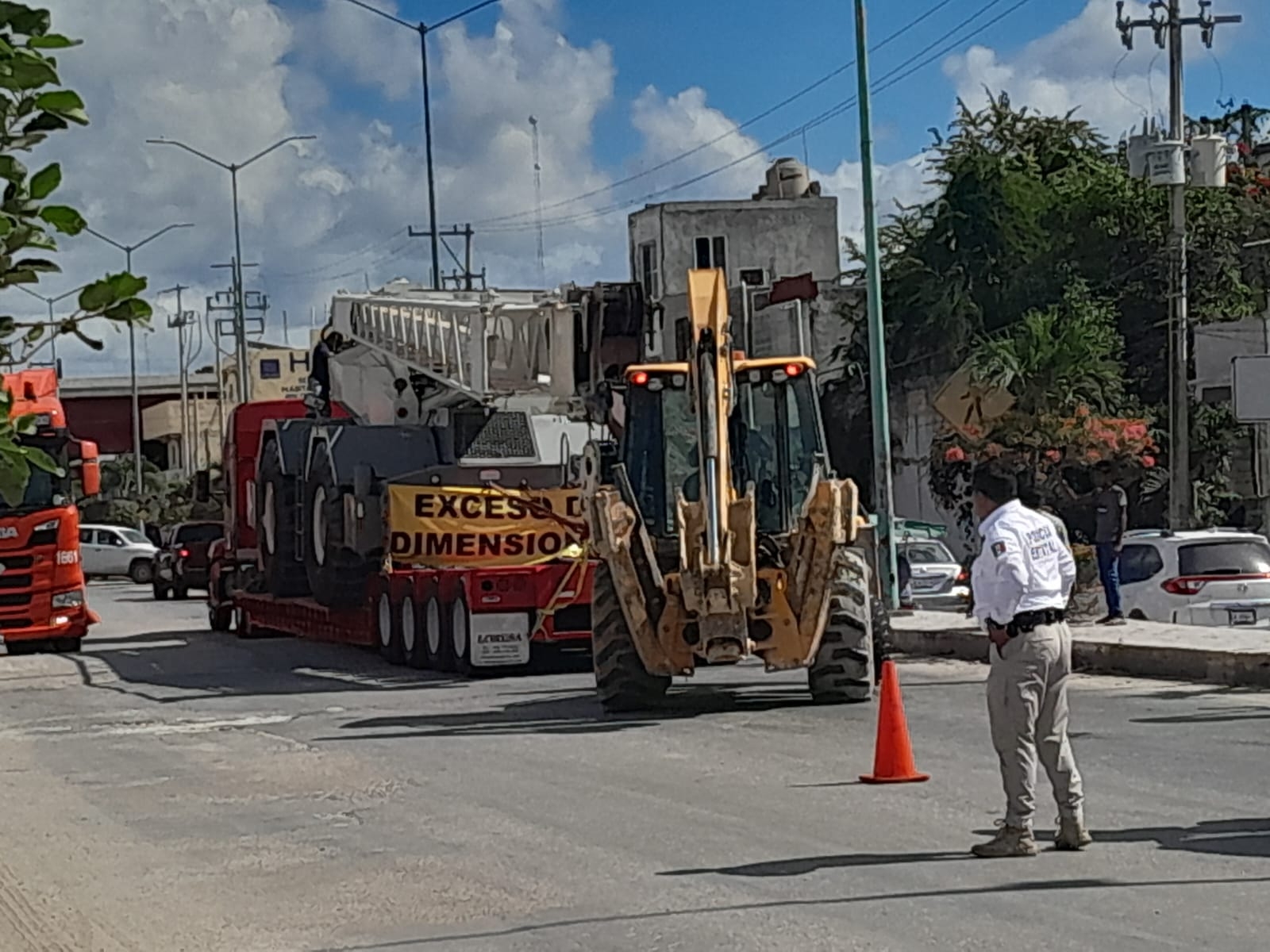 La pesada unidad quedó varada más de una hora