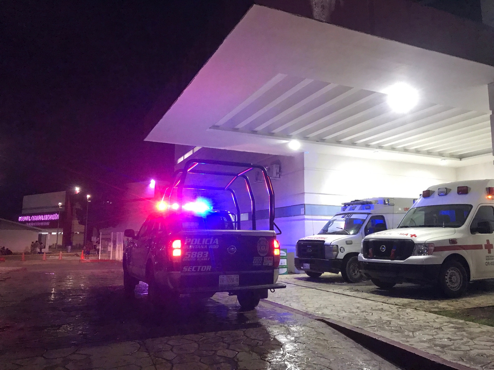 El hospital fue acordonado por autoridades para proteger a la persona herida