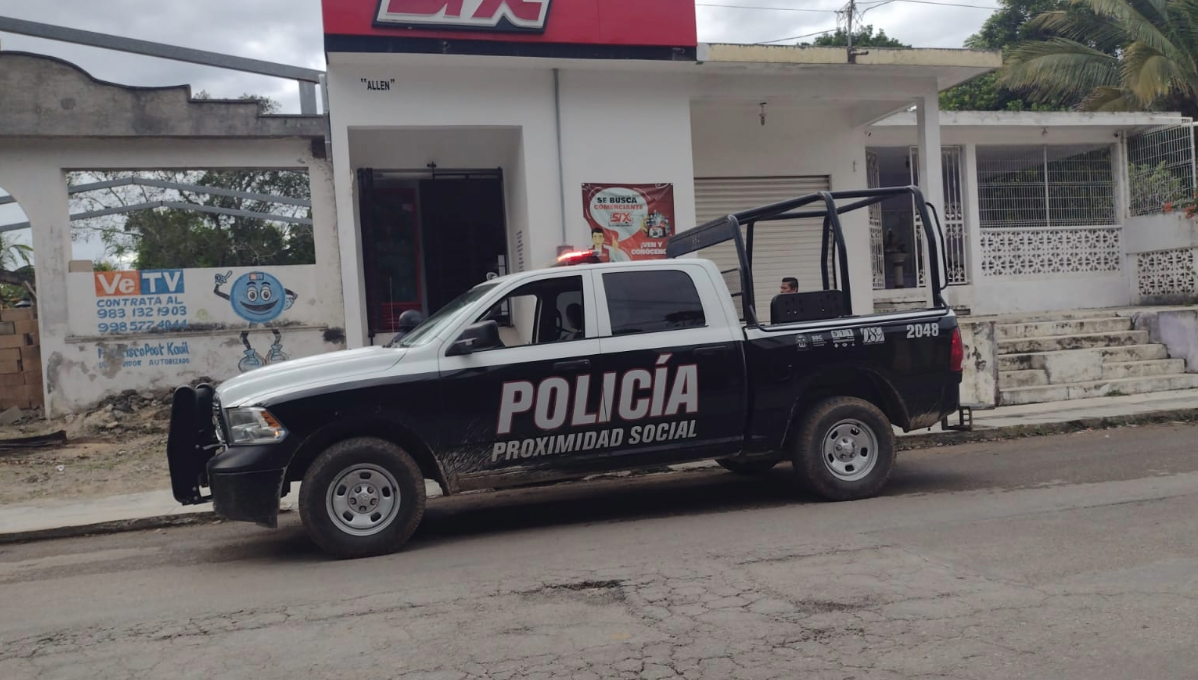 El hecho se registró en la avenida Benito Juárez, entre las calles 53 y 55 de la col. Juan Bautista Vega; el encargado llegó al mediodía, percatándose del hurto.