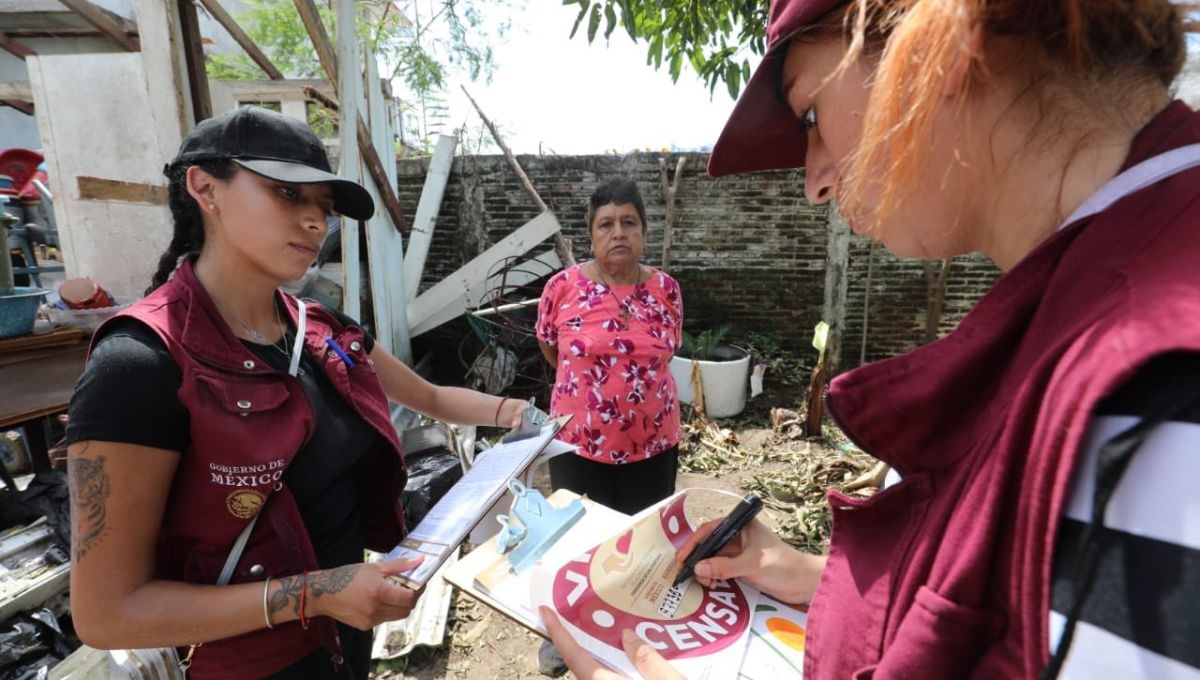 La Secretaria del Bienestar, Ariadna Montiel, informó que a partir de este sábado se comenzarán a entregar en Acapulco los apoyos para reconstrucción