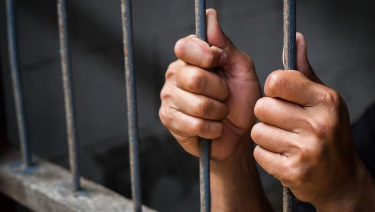 Ante el hecho, los vecinos dieron aviso a la policía para que sea detenido