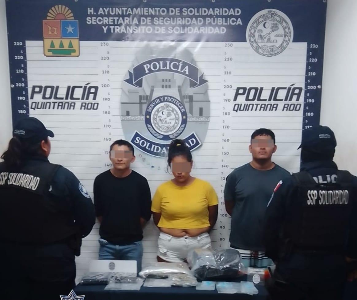 Los detenidos y las posibles drogas fueron puestos a disposición de la FGE