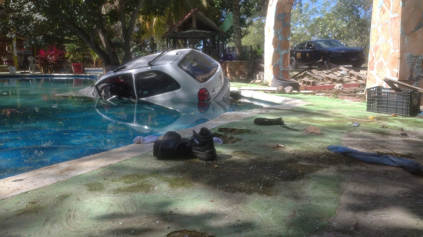 El conductor fue rescatado tras quedar prensado y trasladado a un hospital de Mérida