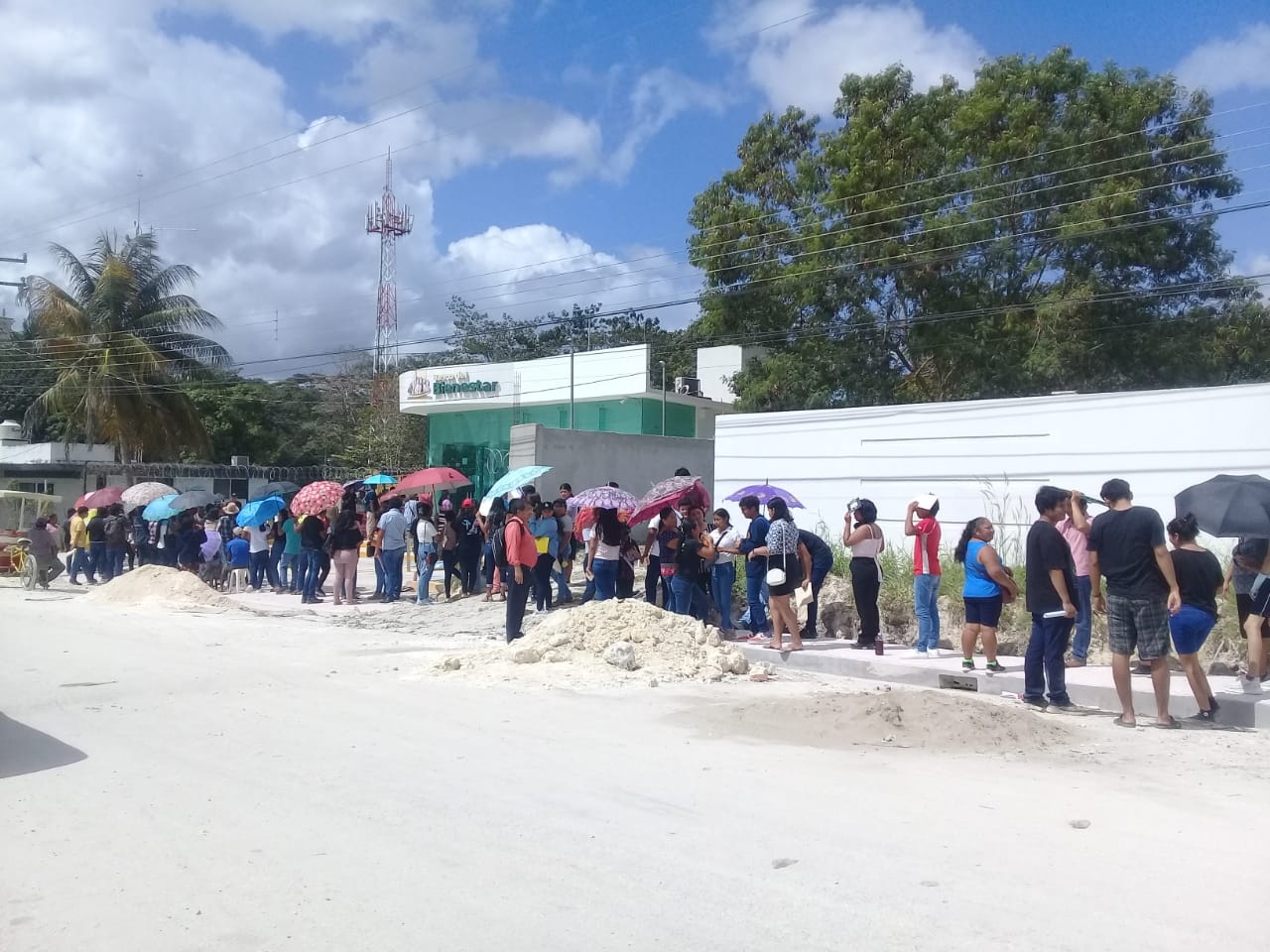Las tarjetas para cobrar la Beca Benito Juárez se entregan a estudiantes de Candelaria, Campeche Las tarjetas para cobrar la Beca Benito Juárez se entregan a estudiantes de Candelaria, Campeche