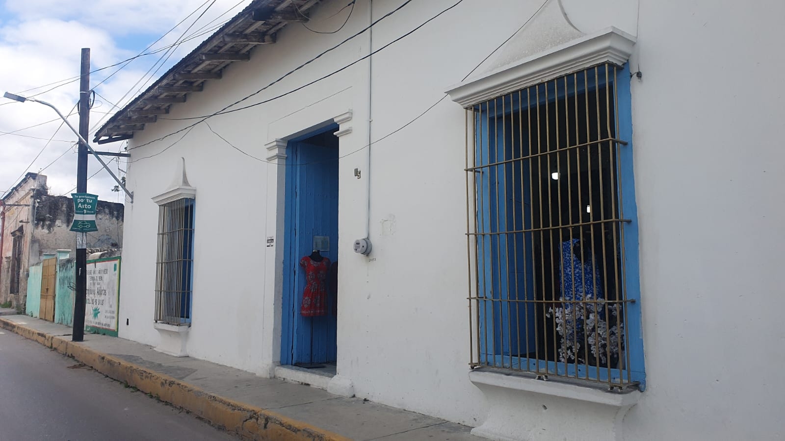Un hombre asaltó a punta de pistola un almacén de ropa en Champotón Un hombre asaltó a punta de pistola un almacén de ropa en Champotón