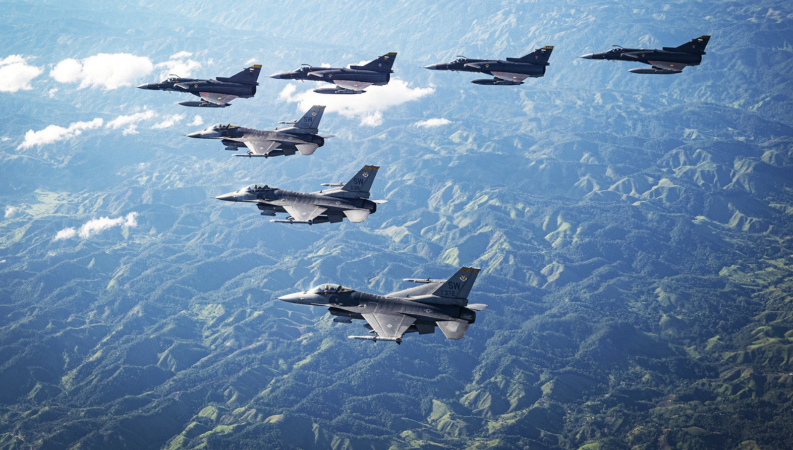 Aviones de combate derriban un nuevo OVNI