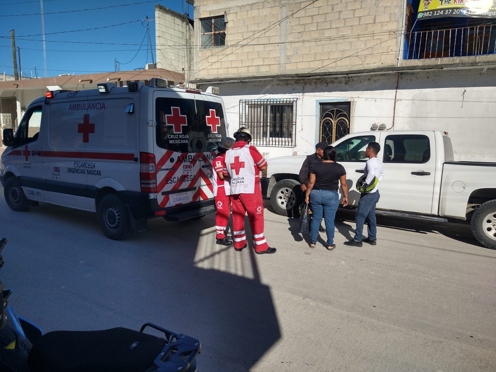 El motociclista presentó raspones en el cuerpo