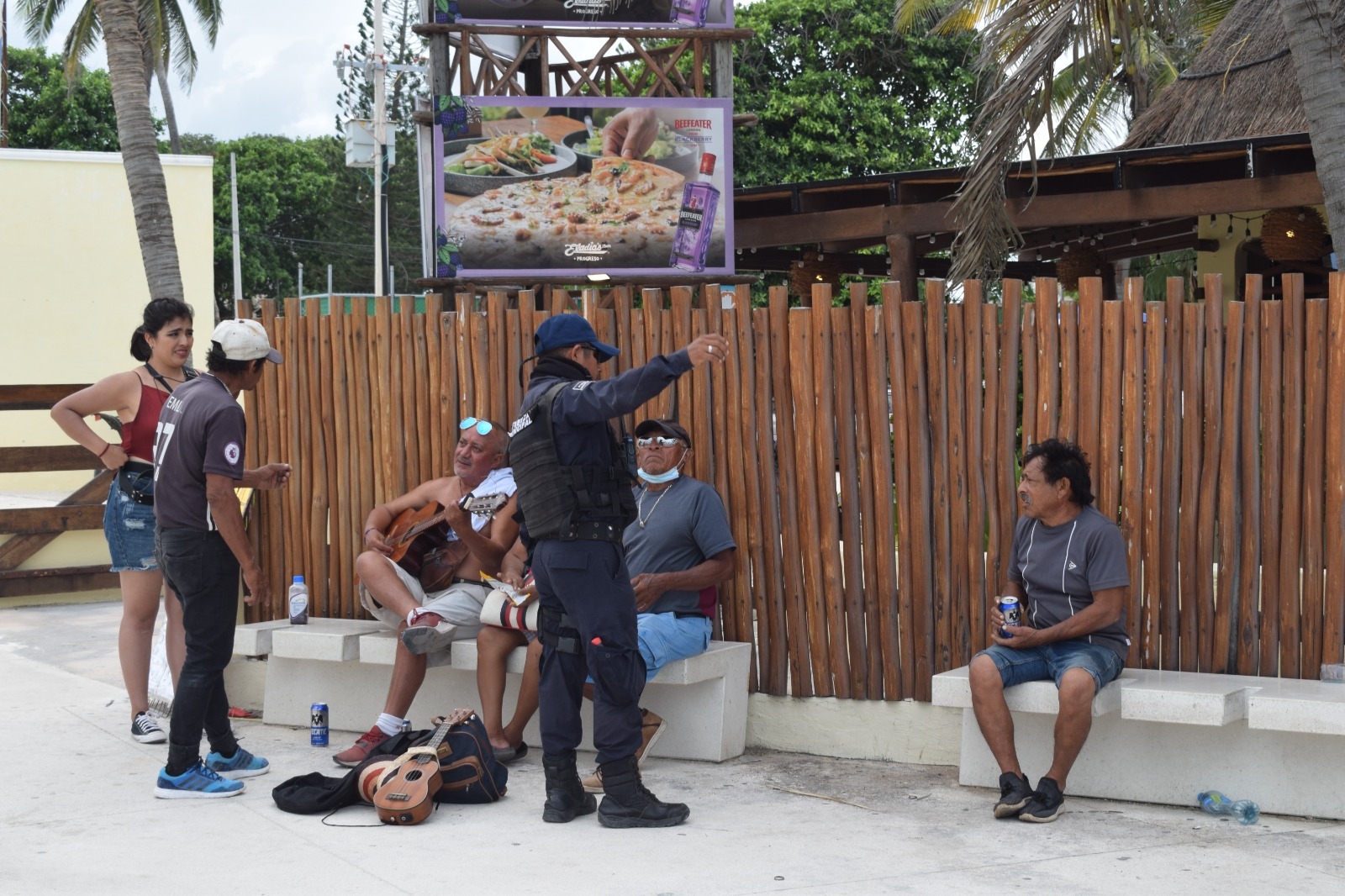 Los marineros aseguran que nunca piden caridad, ni hostigan a turistas Los marineros aseguran que nunca piden caridad, ni hostigan a turistas