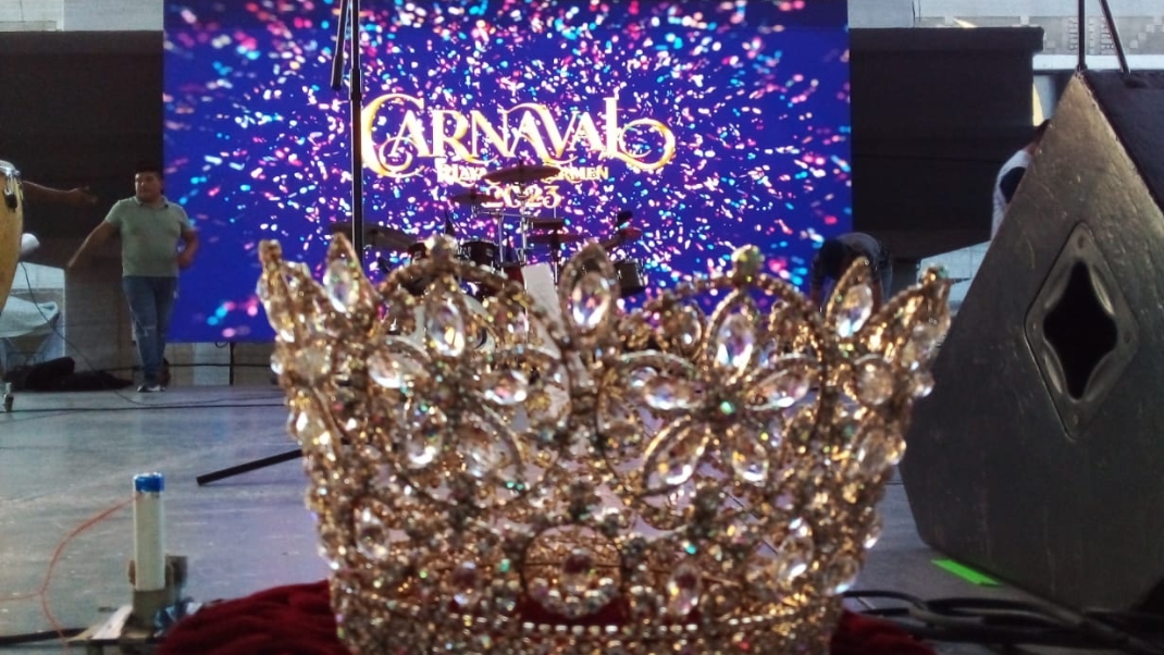 Playa del Carmen lleva a cabo el tercer día de festejos en honor al Rey Momo Playa del Carmen lleva a cabo el tercer día de festejos en honor al Rey Momo