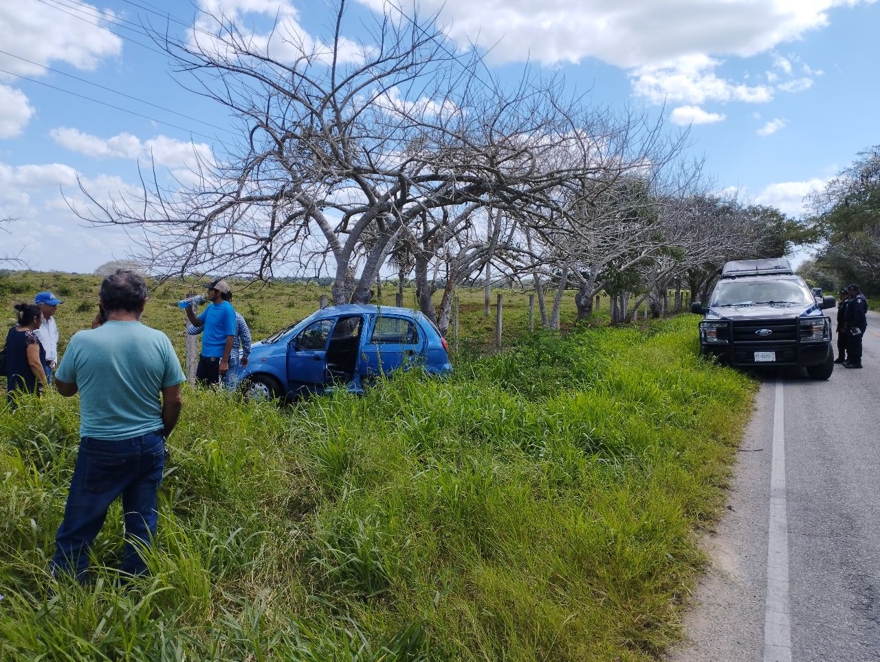 El automóvil accidentado en Tizimín presentó varios daños El automóvil accidentado en Tizimín presentó varios daños