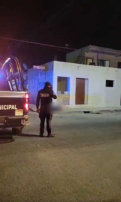 Los cuerpos de los dos hombres quedaron tirados sobre la vía pública en la colonia Centro de Tulum Los cuerpos de los dos hombres quedaron tirados sobre la vía pública en la colonia Centro de Tulum