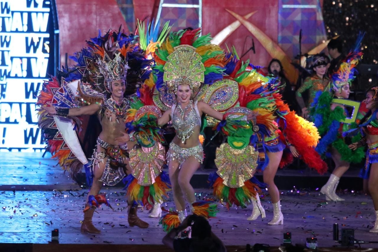 Así se vive el Viernes de Corso en el Carnaval de Mérida 2023