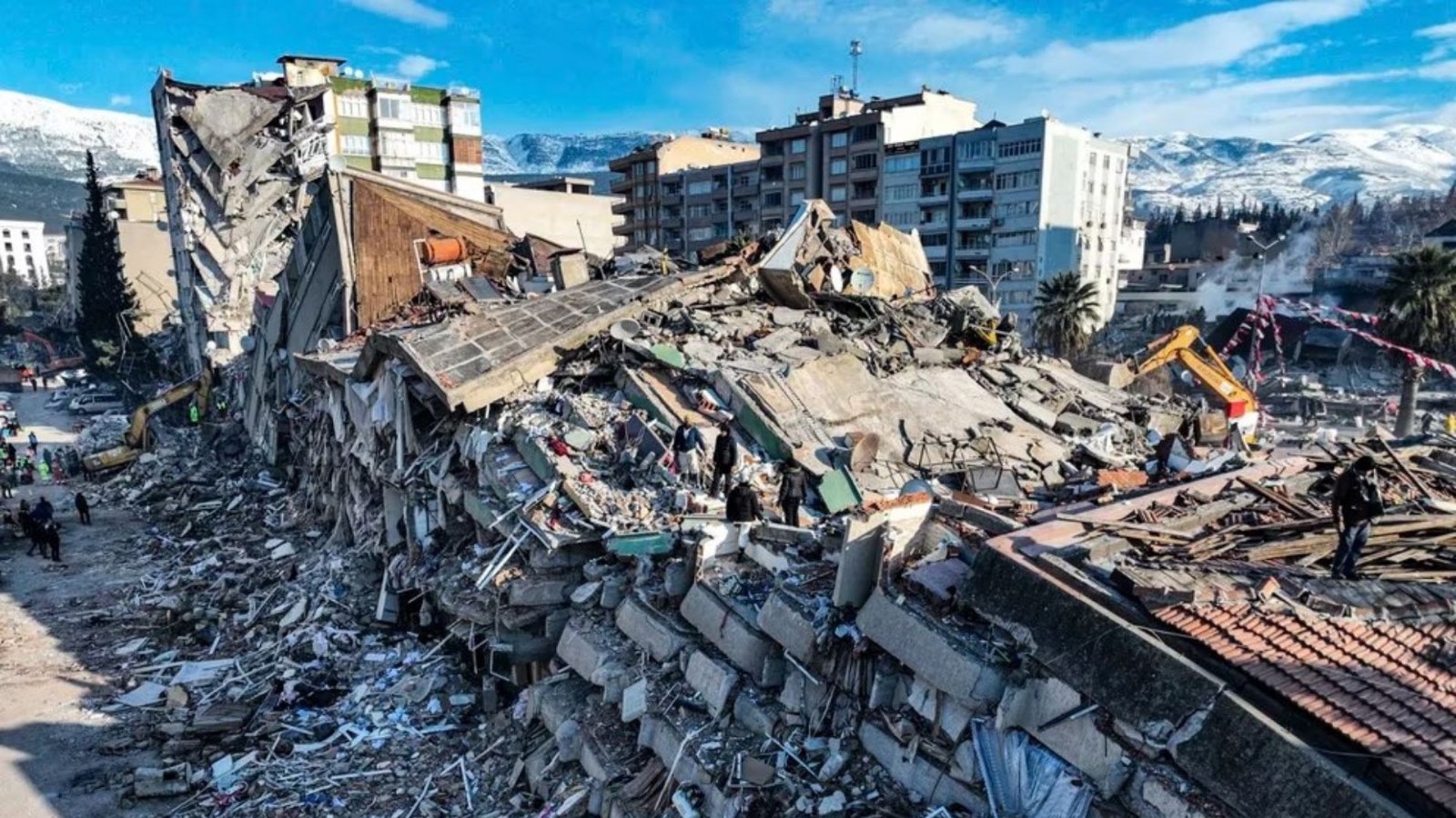 Reportan sismo de magnitud 6.3 en Afganistán