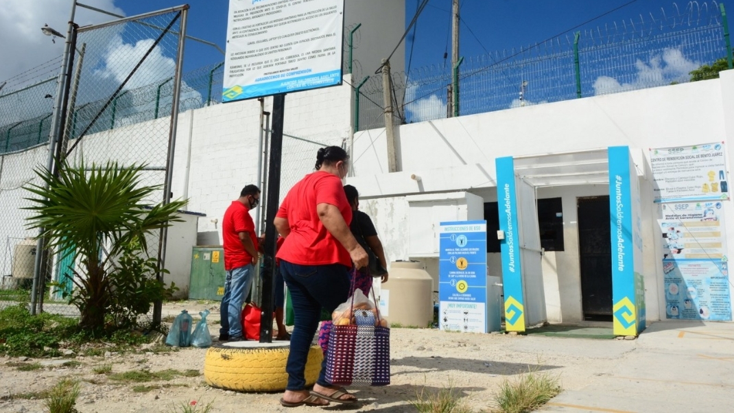 Los familiares de algunos internos dijeron que las “cuotas” son para agilizar la entrada de cobertores, zapatos, ventiladores y comida Los familiares de algunos internos dijeron que las “cuotas” son para agilizar la entrada de cobertores, zapatos, ventiladores y comida