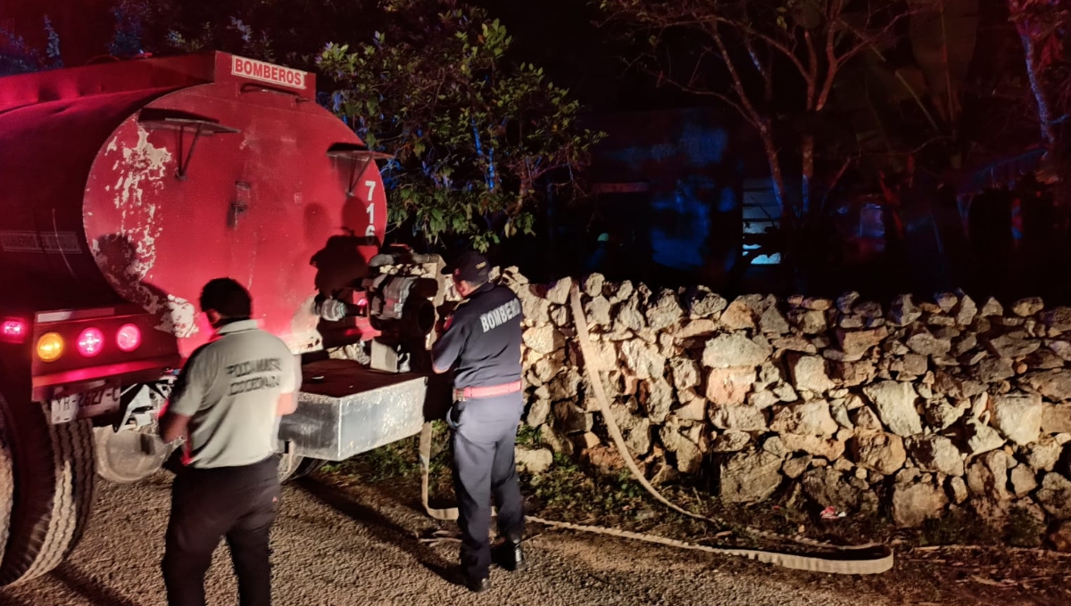 La Policía Municipal puso a salvo al hombre, de 89 años de edad, que dormía en el predio cuando todo ocurrió