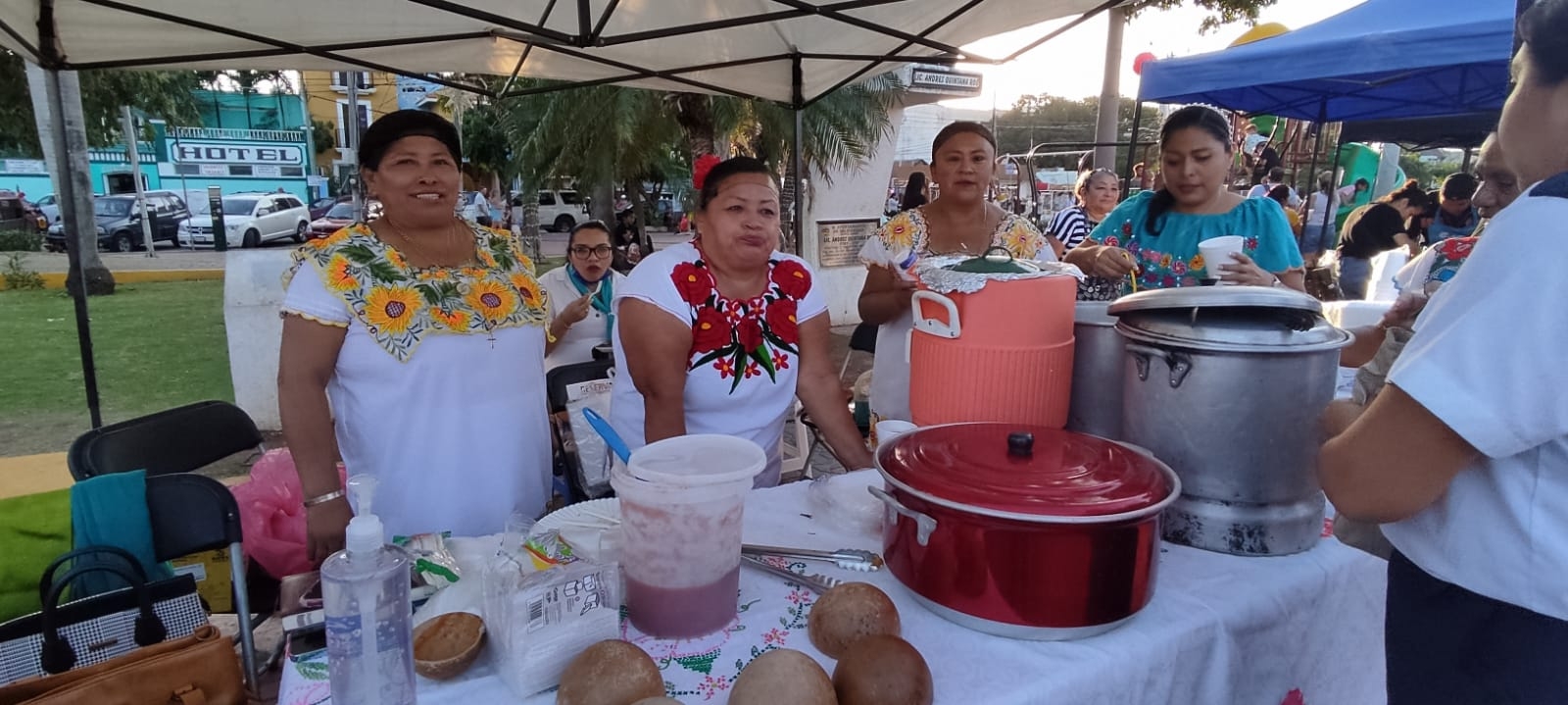La Feria del Tamal en Playa del Carmen reúne a turistas y habitantes