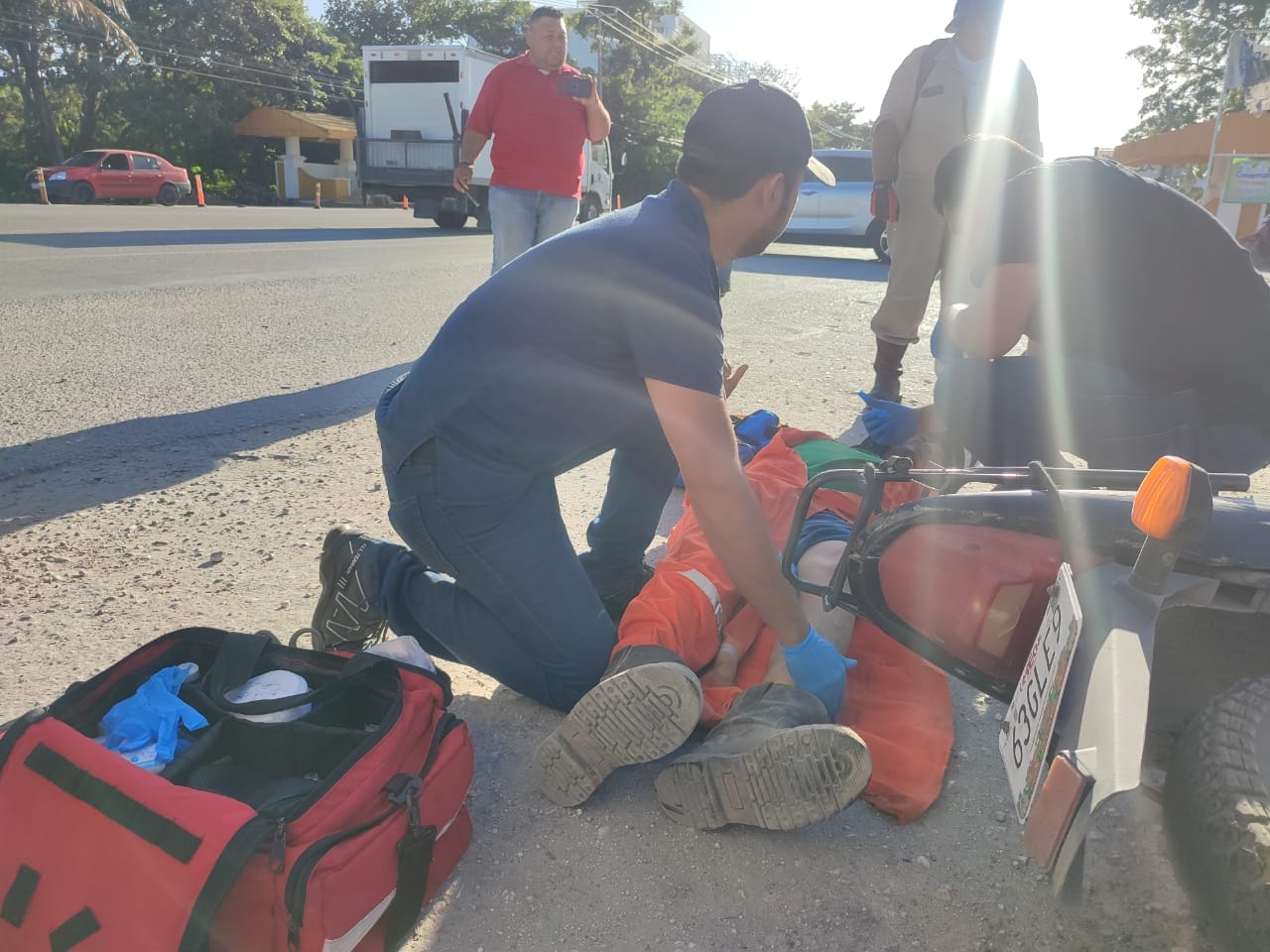 Conductor atropella a un motociclista en la vía Ciudad del Carmen-Puerto Real
