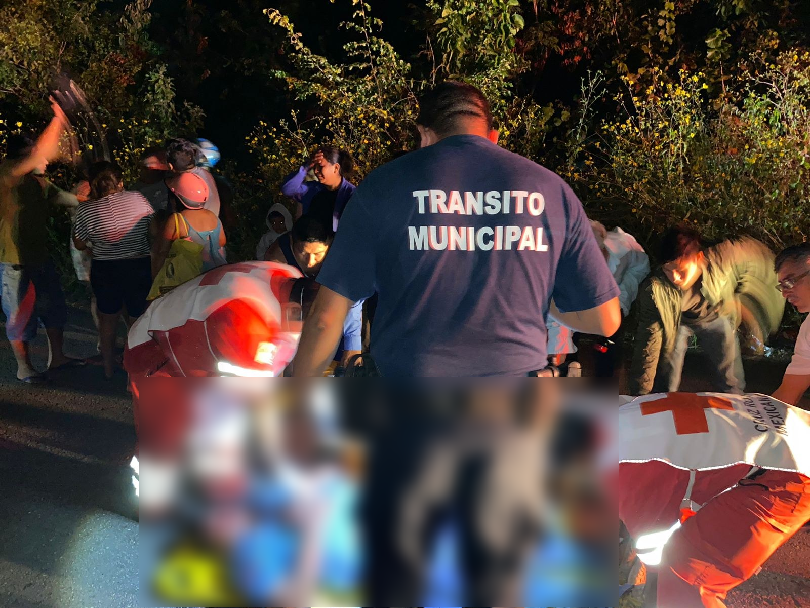 El hombre sufrió heridas graves en la cabeza, debido a que no portaba casco