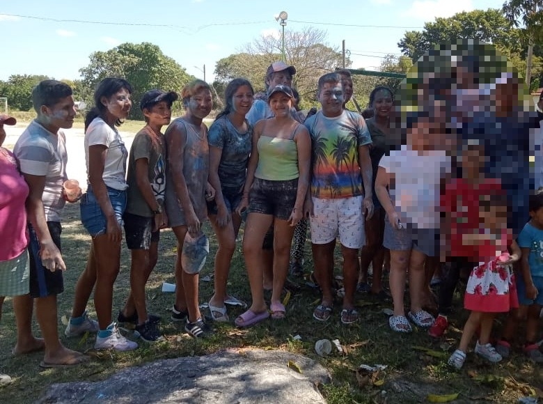 La pintadera de este año duró alrededor de dos horas y fueron alrededor de 70 personas las que participaron La pintadera de este año duró alrededor de dos horas y fueron alrededor de 70 personas las que participaron