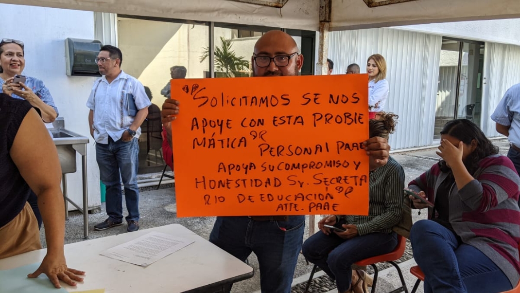 Los maestros esperan ser atendidos por las autoridades estatales