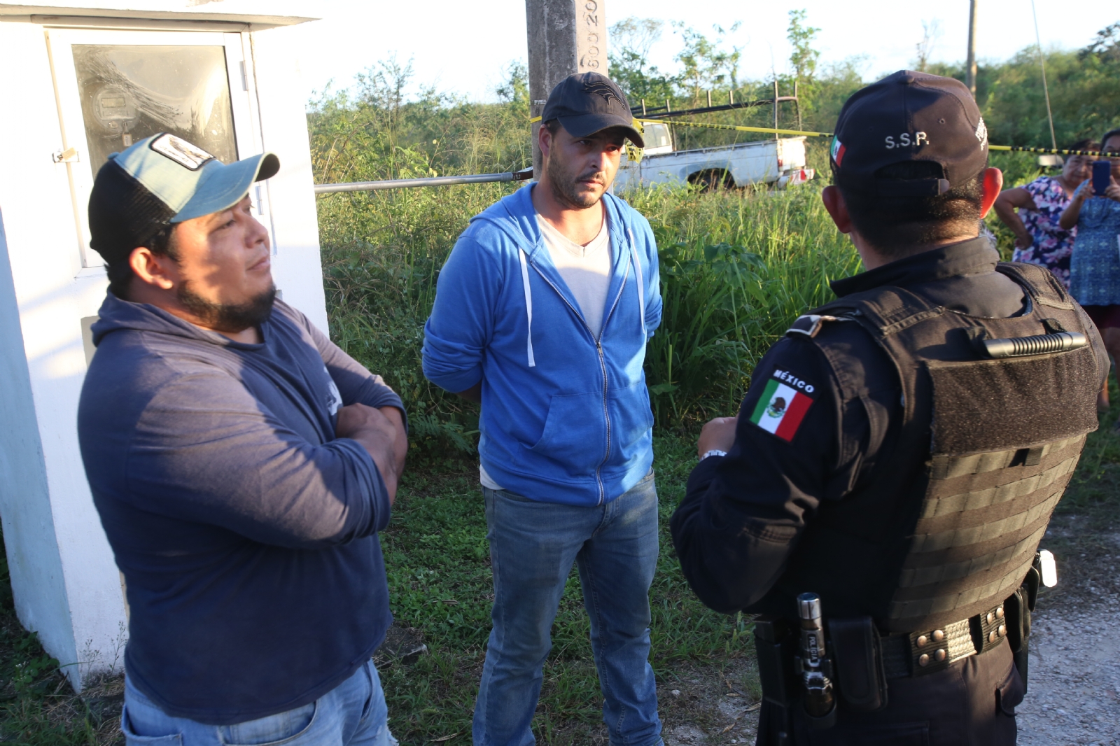Al lugar llegó Carlos Flores, subsecretario de la Policía Estatal de Investigación de la SSP, para realizar diversas diligencias Al lugar llegó Carlos Flores, subsecretario de la Policía Estatal de Investigación de la SSP, para realizar diversas diligencias