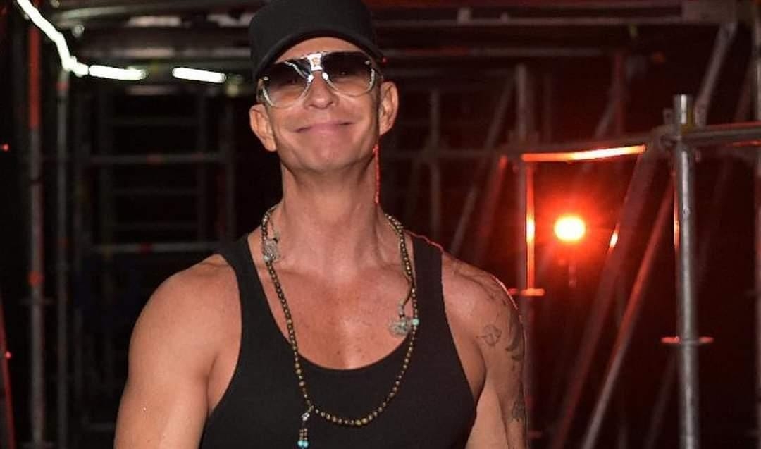El cantante reaccionó a los comentarios que dudan de su sexualidad