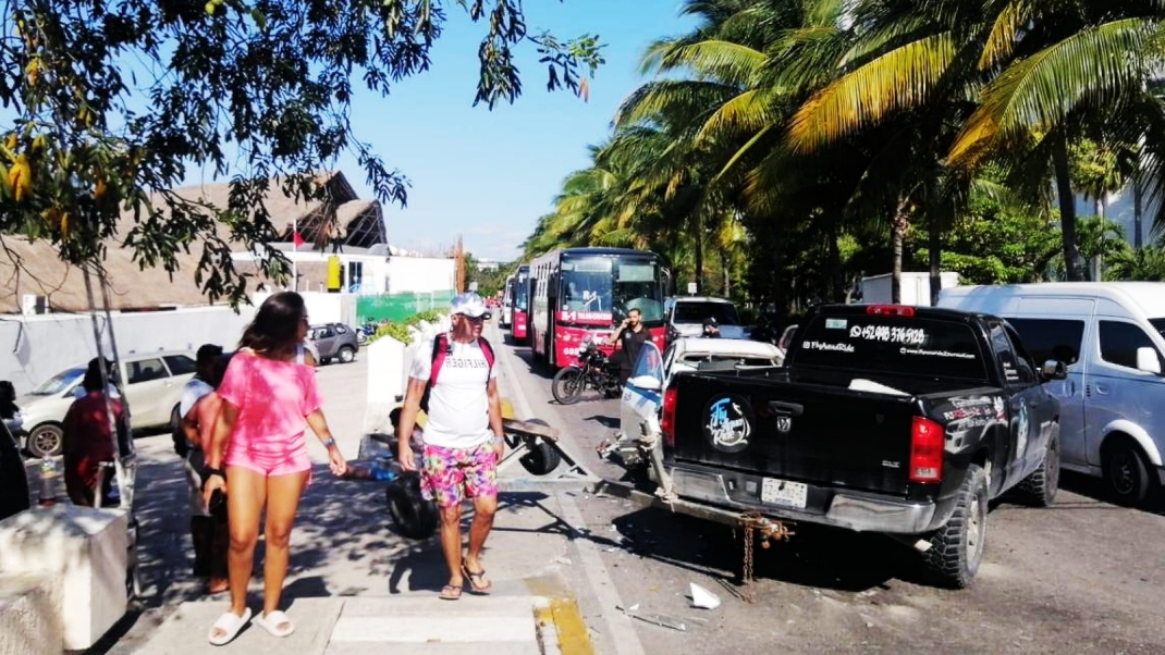 El conductor de la unidad de carga perdió el control derivados del exceso de velocidad