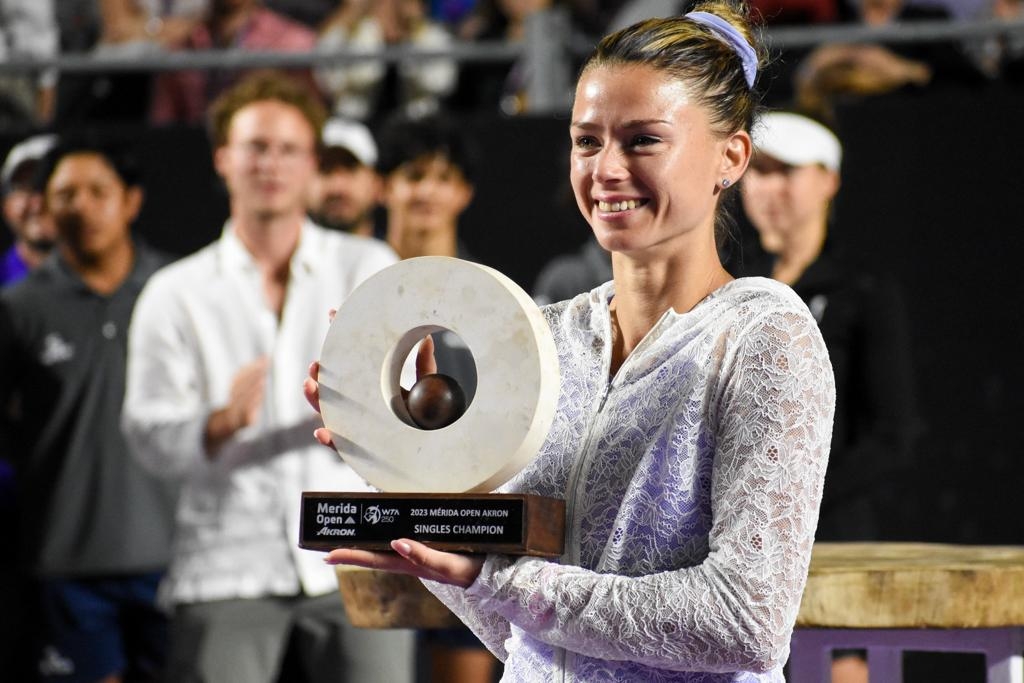 Camila Giorgi se quedó con el trofeo del primer lugar del Mérida Open WTA 250