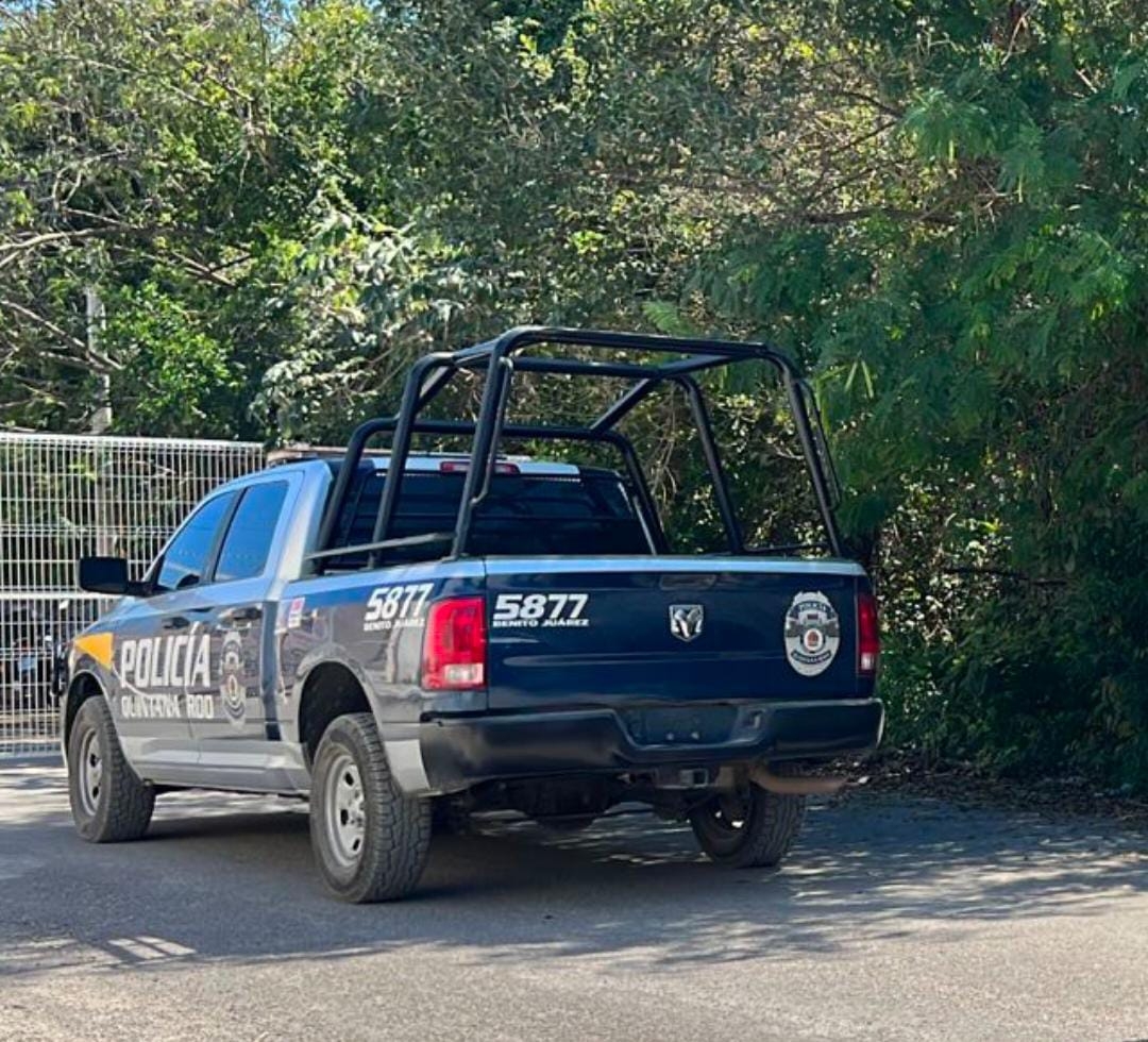 En el sitio los uniformados encontraron el cadáver de una persona suspendida de uno de los árboles