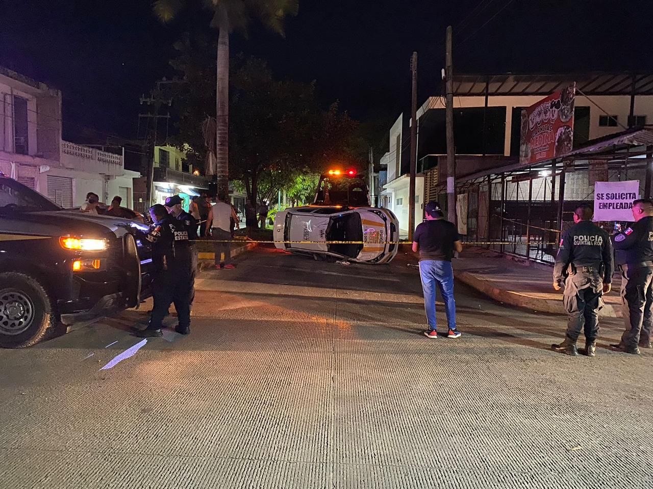 La unidad quedó de lado tras el fuerte impacto en Chetumal