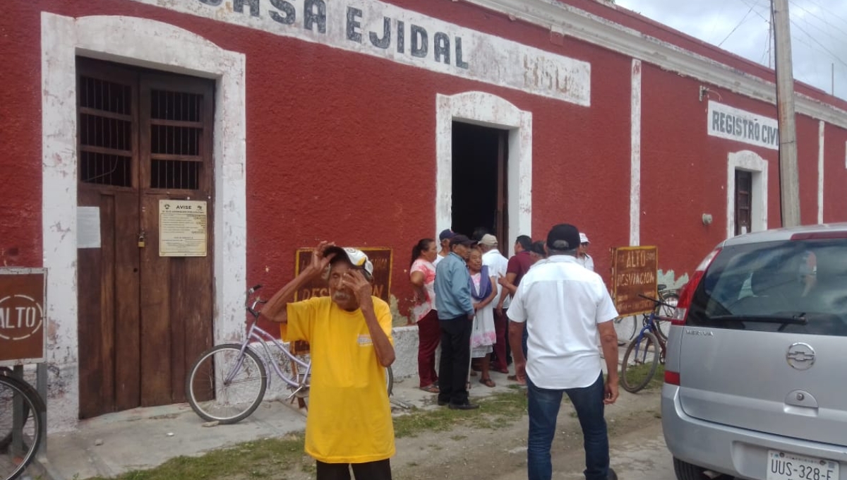 También piden que sesen al asesor jurídico de Julio Balam Escamilla, asesor del ejido quien tiene un negro historial delictivo de los ejidos de Motul También piden que sesen al asesor jurídico de Julio Balam Escamilla, asesor del ejido quien tiene un negro historial delictivo de los ejidos de Motul
