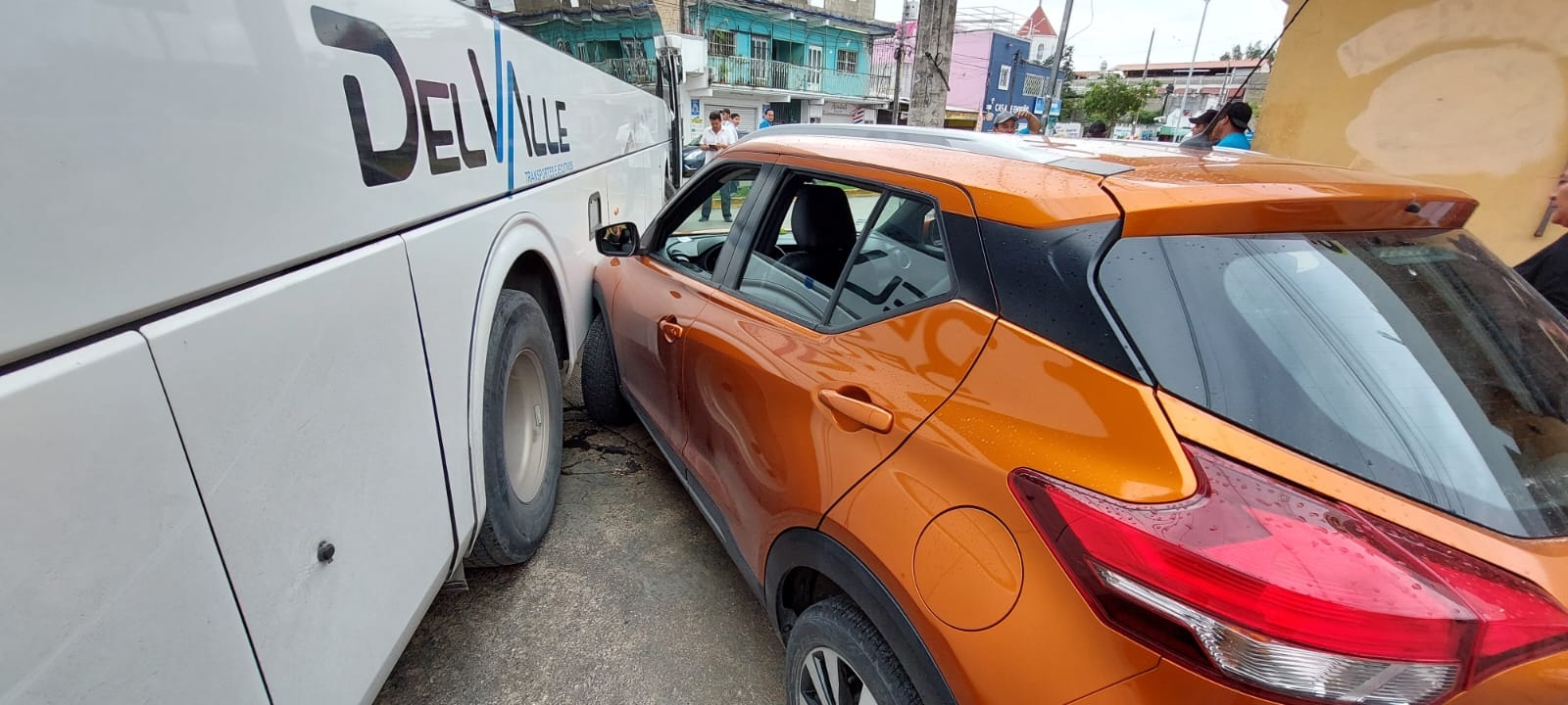 Las partes lograron un acuerdo para evitar que ambos vehículos fueran arrastrados al corralón Las partes lograron un acuerdo para evitar que ambos vehículos fueran arrastrados al corralón