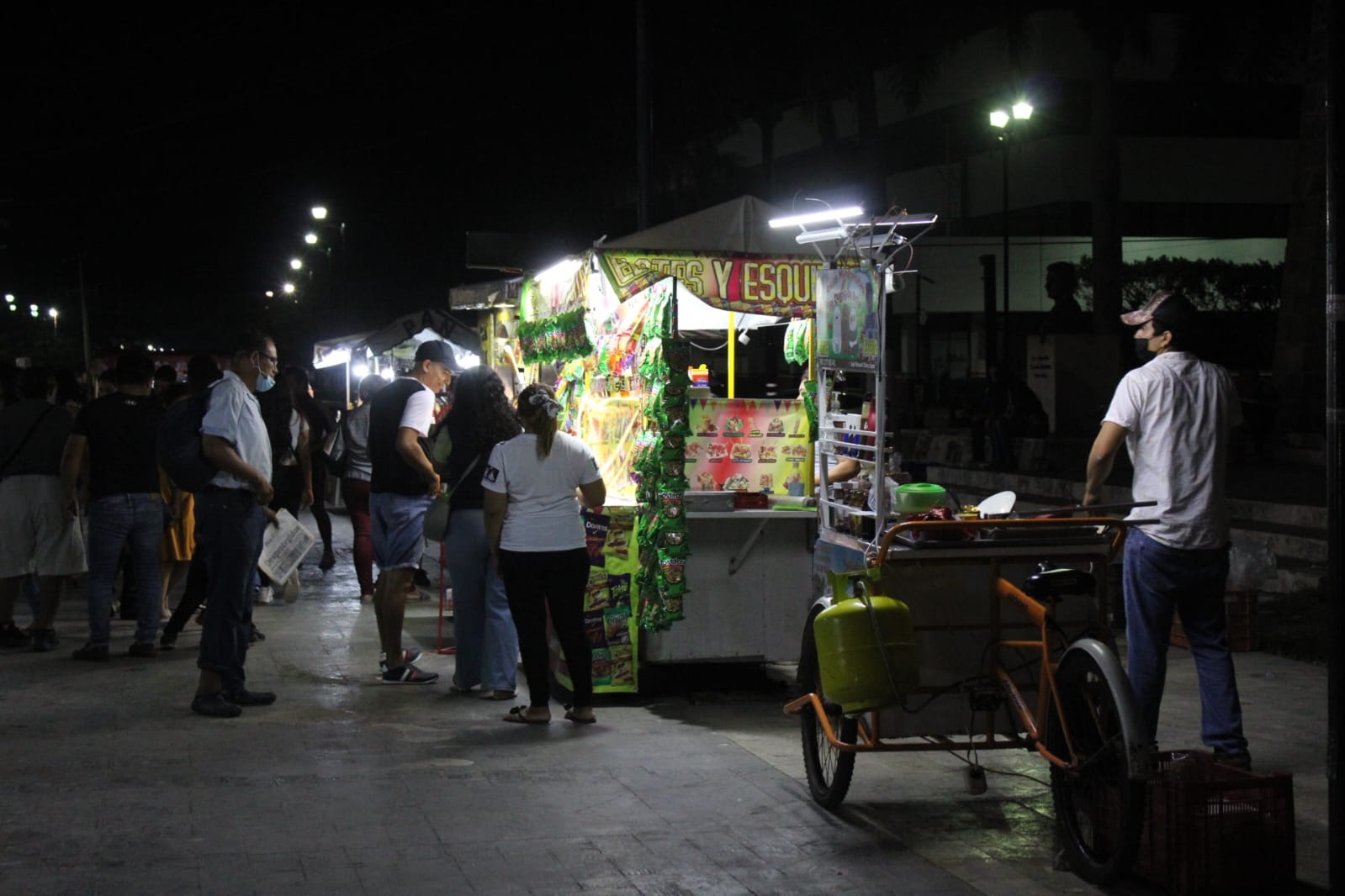 El pasaje Juan Carbó cobra vida por las noches en el Centro Histórico de Campeche El pasaje Juan Carbó cobra vida por las noches en el Centro Histórico de Campeche