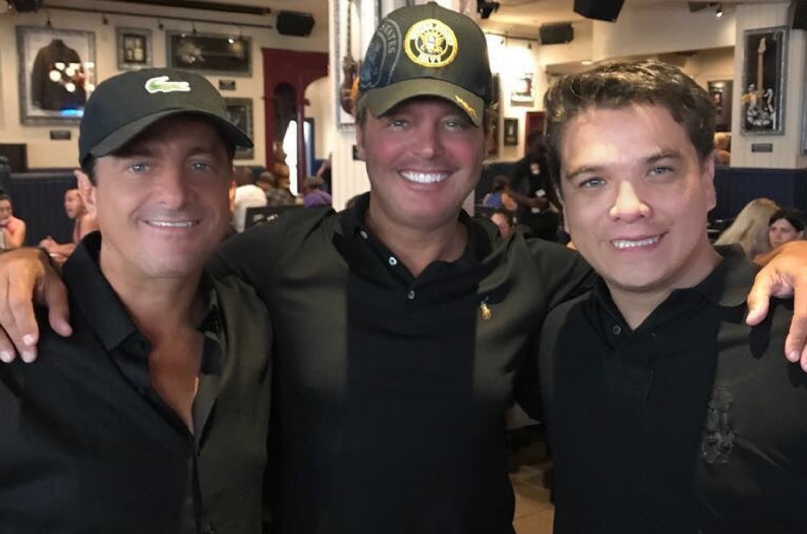 Luis Miguel festeja su cumpleaños junto a Gerardo Islas Maldonado