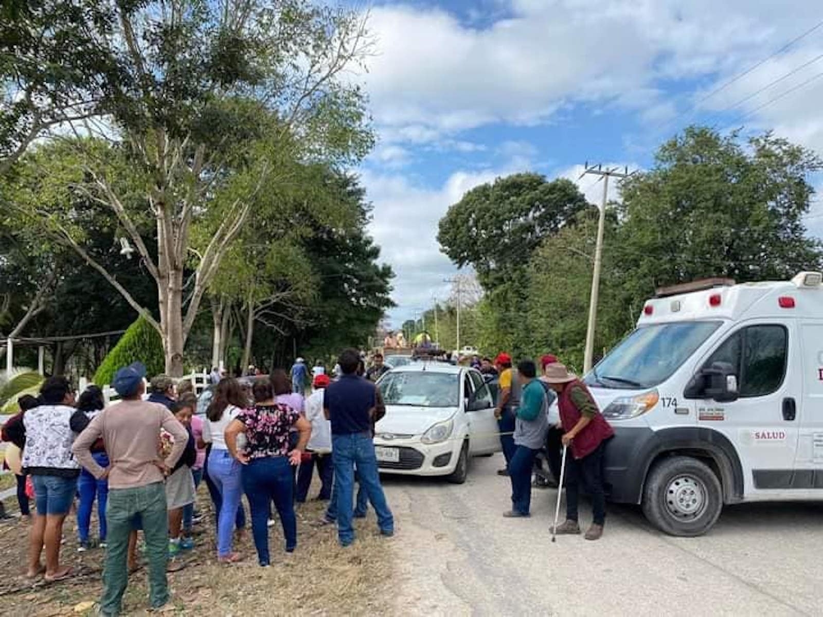 Pobladores piden a las autoridades estatales que cumplen su pliego petitorio Pobladores piden a las autoridades estatales que cumplen su pliego petitorio