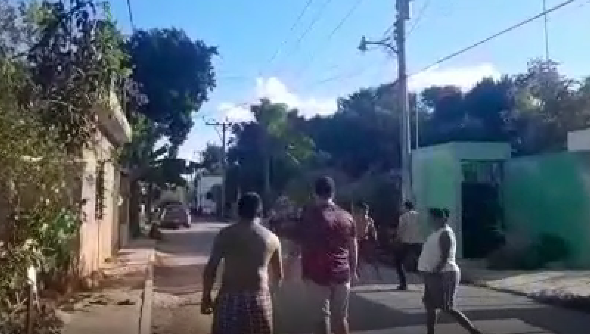La agresión del alcalde de Ticul quedó grabada en un video que ya circula en redes sociales La agresión del alcalde de Ticul quedó grabada en un video que ya circula en redes sociales