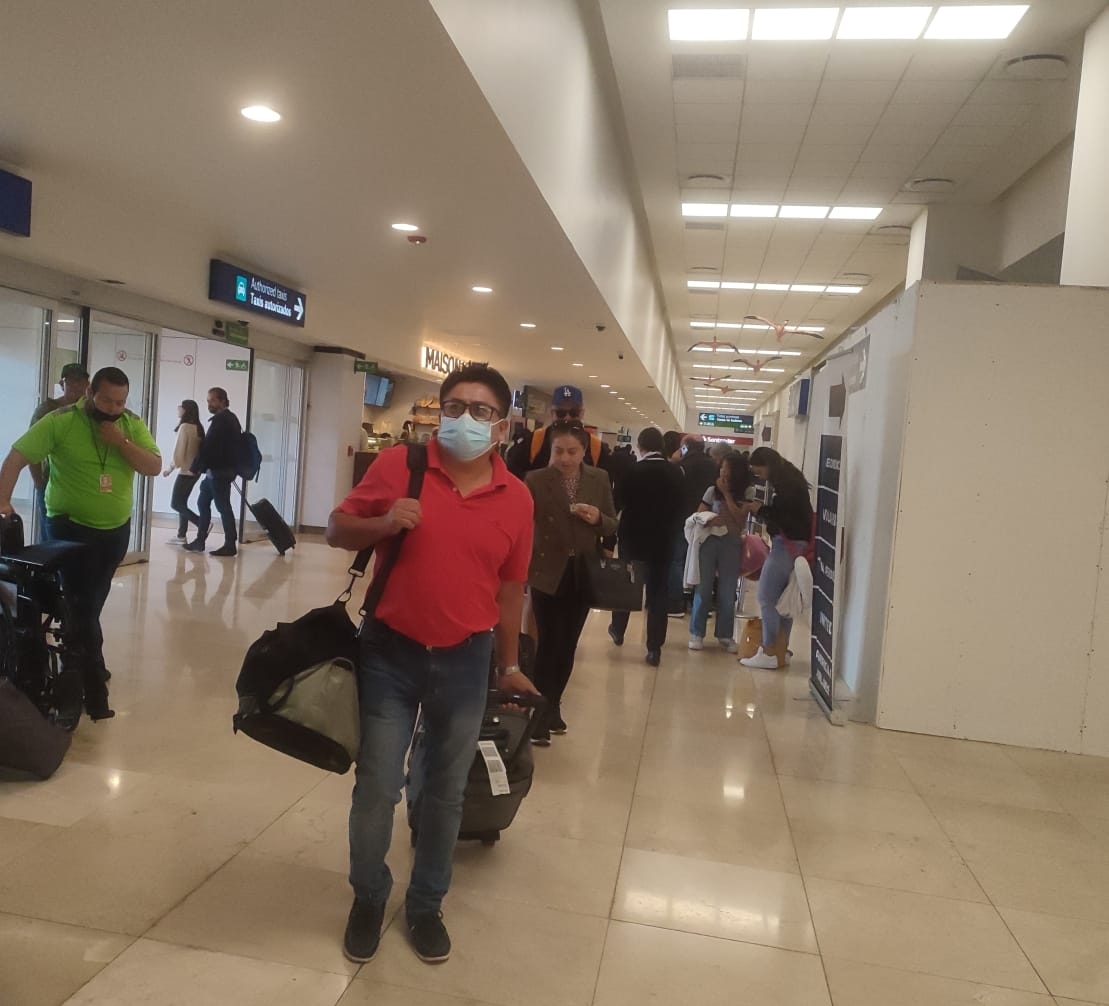 Los primeros vuelos en salir este miércoles fueron con destino a Monterrey y Ciudad de México