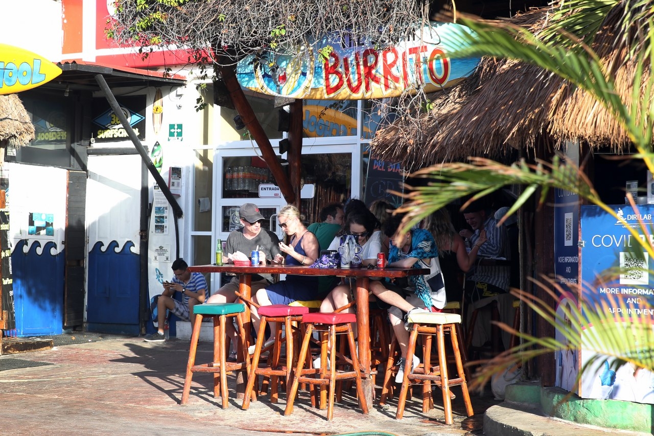 Un restaurante bar de la Zona Hotelera de Cancún estaría por conseguir ampararse contra las nuevas reformas de la ley antitabaco