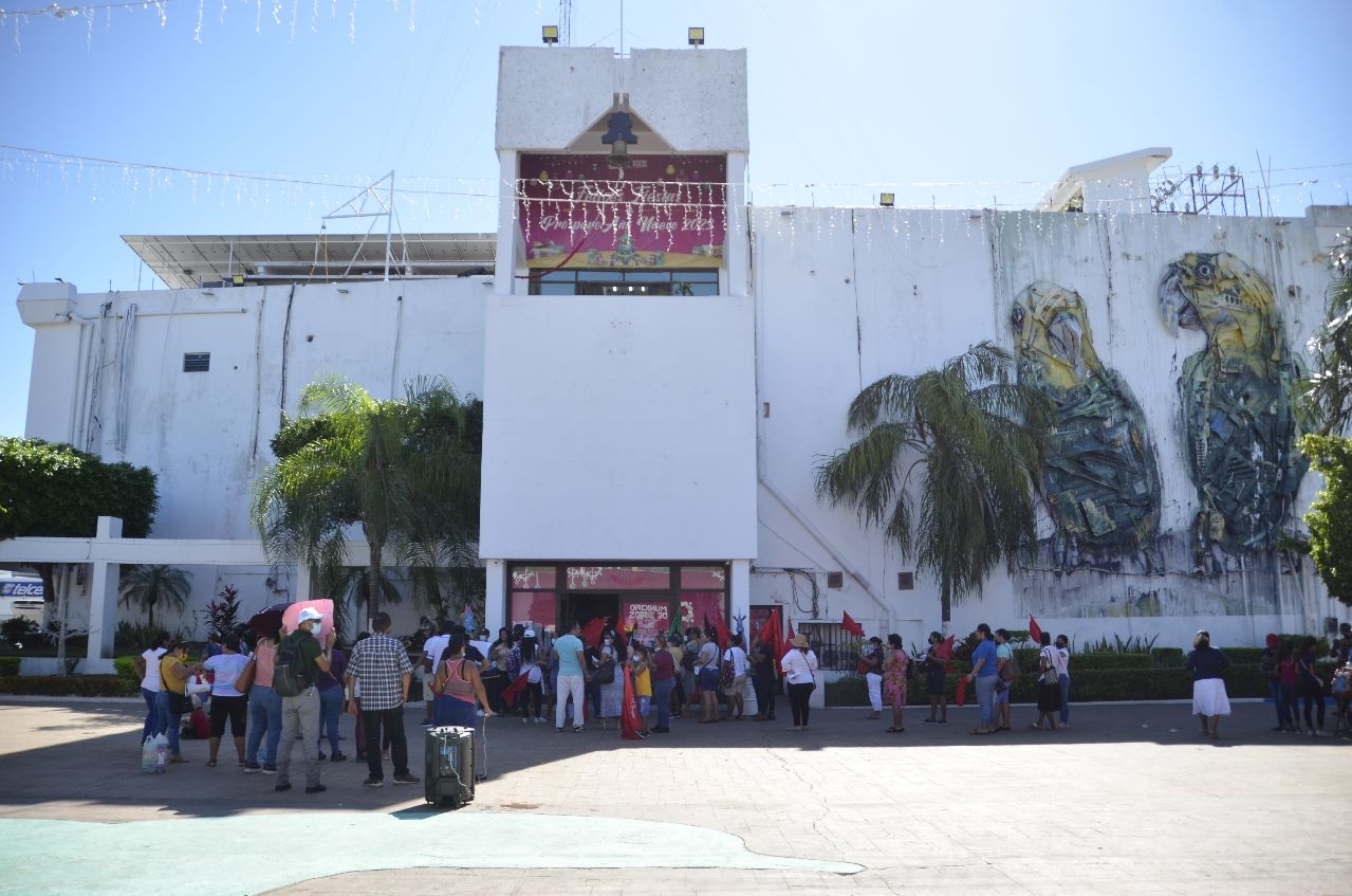 Empleados de Ciudad del Carmen piden que se les de un apoyo mayor para este 2023 Empleados de Ciudad del Carmen piden que se les de un apoyo mayor para este 2023