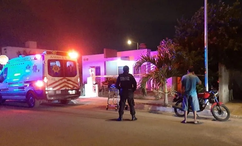 Una mujer atendía a su hija en la calle 112-B entre 37 y 39 en la sección Paseos II, pero al ir a la sala vio a su pareja en el piso Una mujer atendía a su hija en la calle 112-B entre 37 y 39 en la sección Paseos II, pero al ir a la sala vio a su pareja en el piso