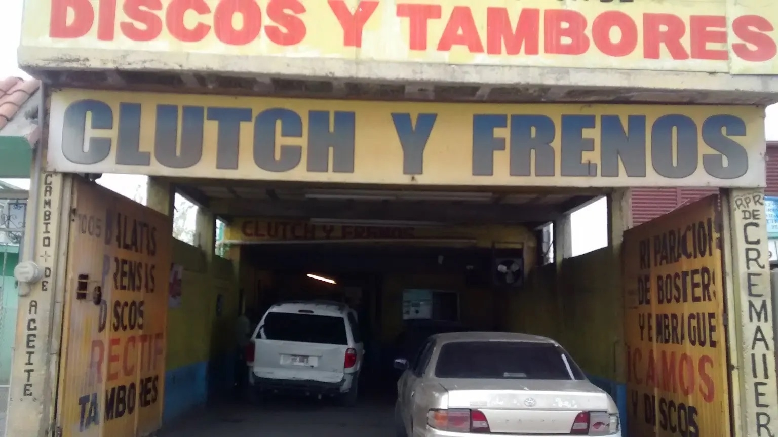 Taller mecánico expuso a los clientes incumplidos Taller mecánico expuso a los clientes incumplidos