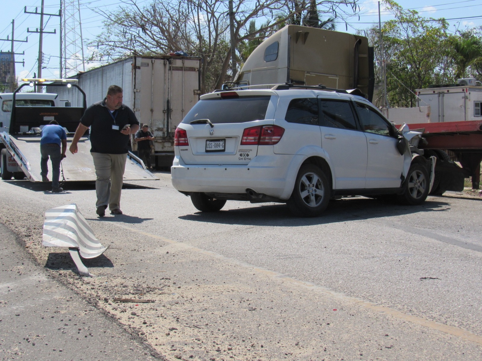 Debido a que el bebé estaba asegurado en el asiento, resultó ileso del aparatoso accidente