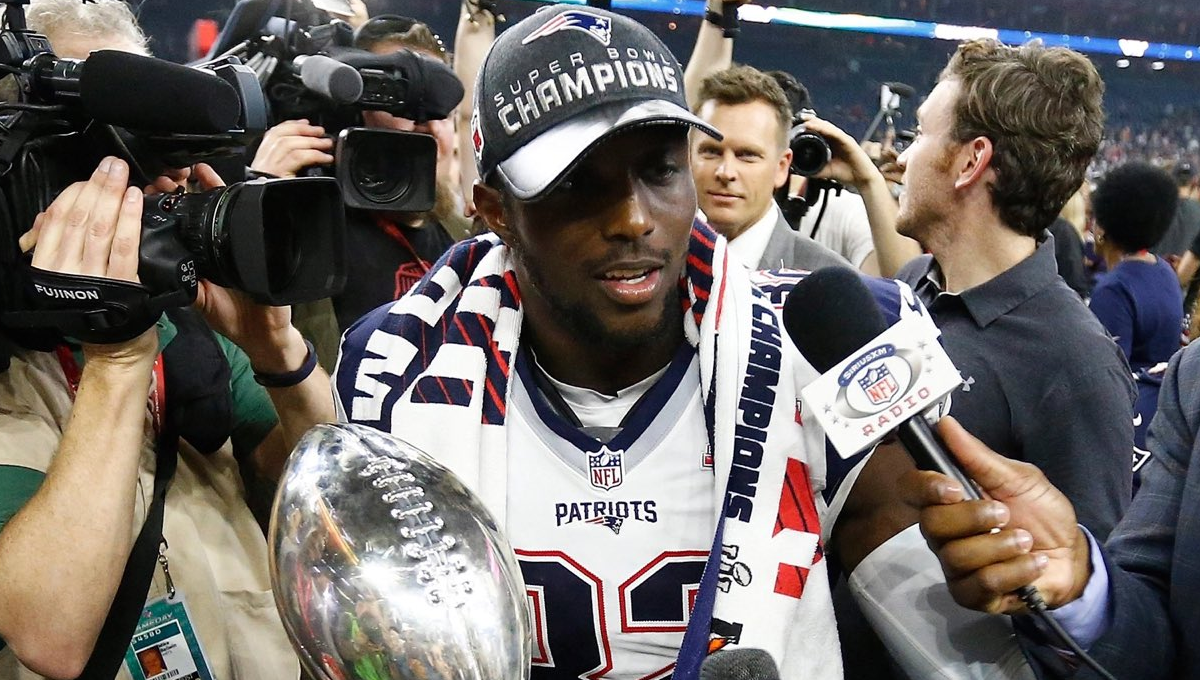 Devin McCourty, defensivo profundo tres veces campeón del Super Bowl con los New England Patriots de la NFL, anunció este viernes Devin McCourty, defensivo profundo tres veces campeón del Super Bowl con los New England Patriots de la NFL, anunció este viernes
