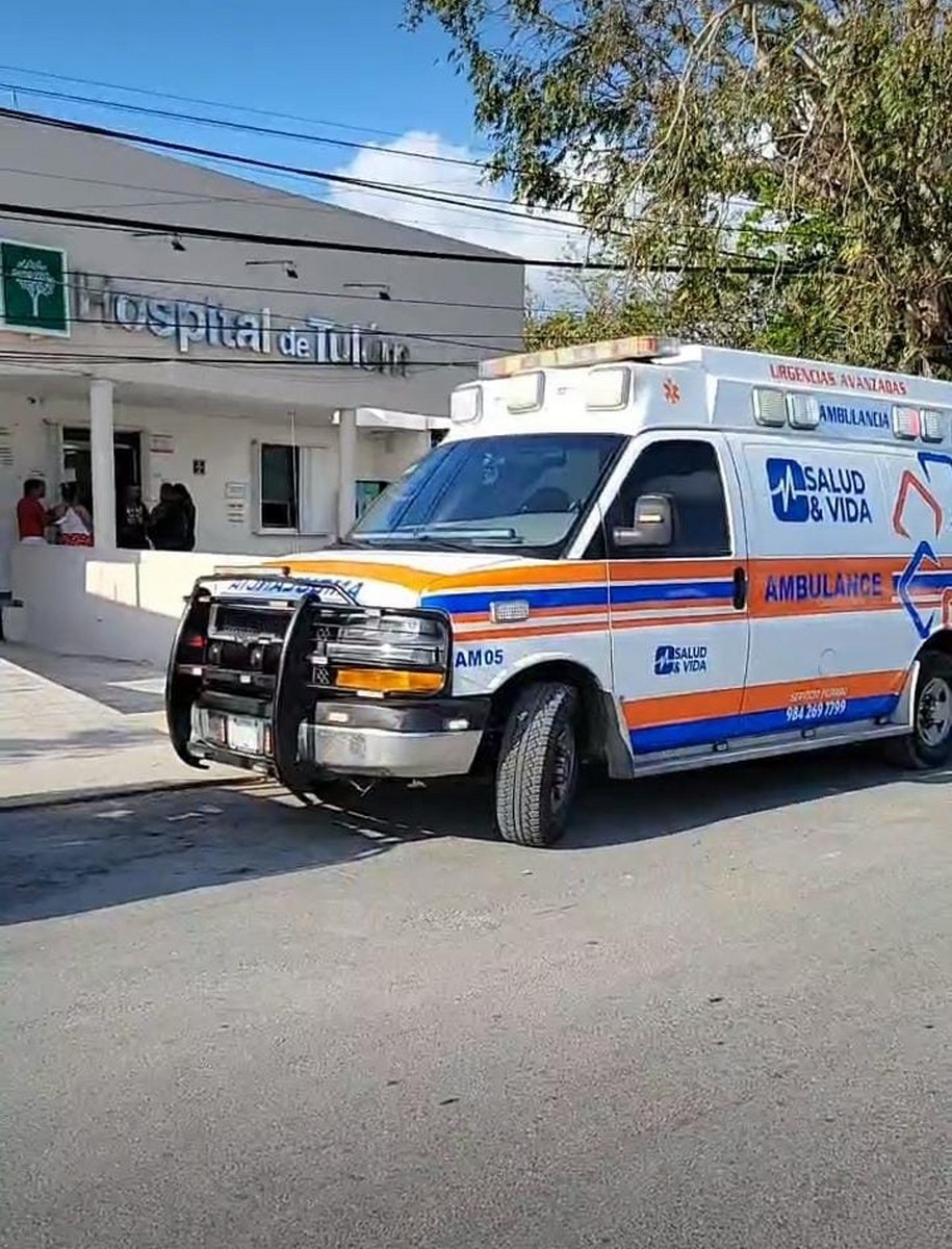 En una camioneta, sus familiares la llevaron a un hospital