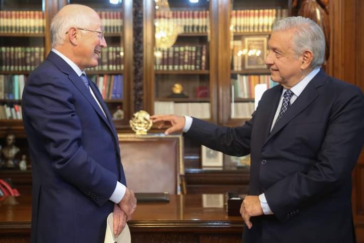 Ken Salazar ha mantenido una buena relación con Andrés Manuel López Obrador