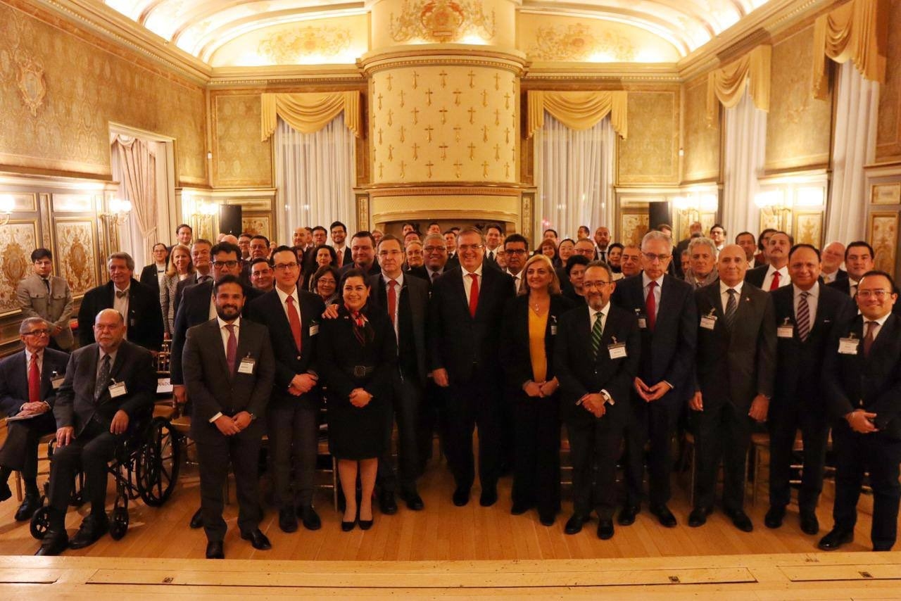 Marcelo Ebrard inicia campaña de defensa de México en EU