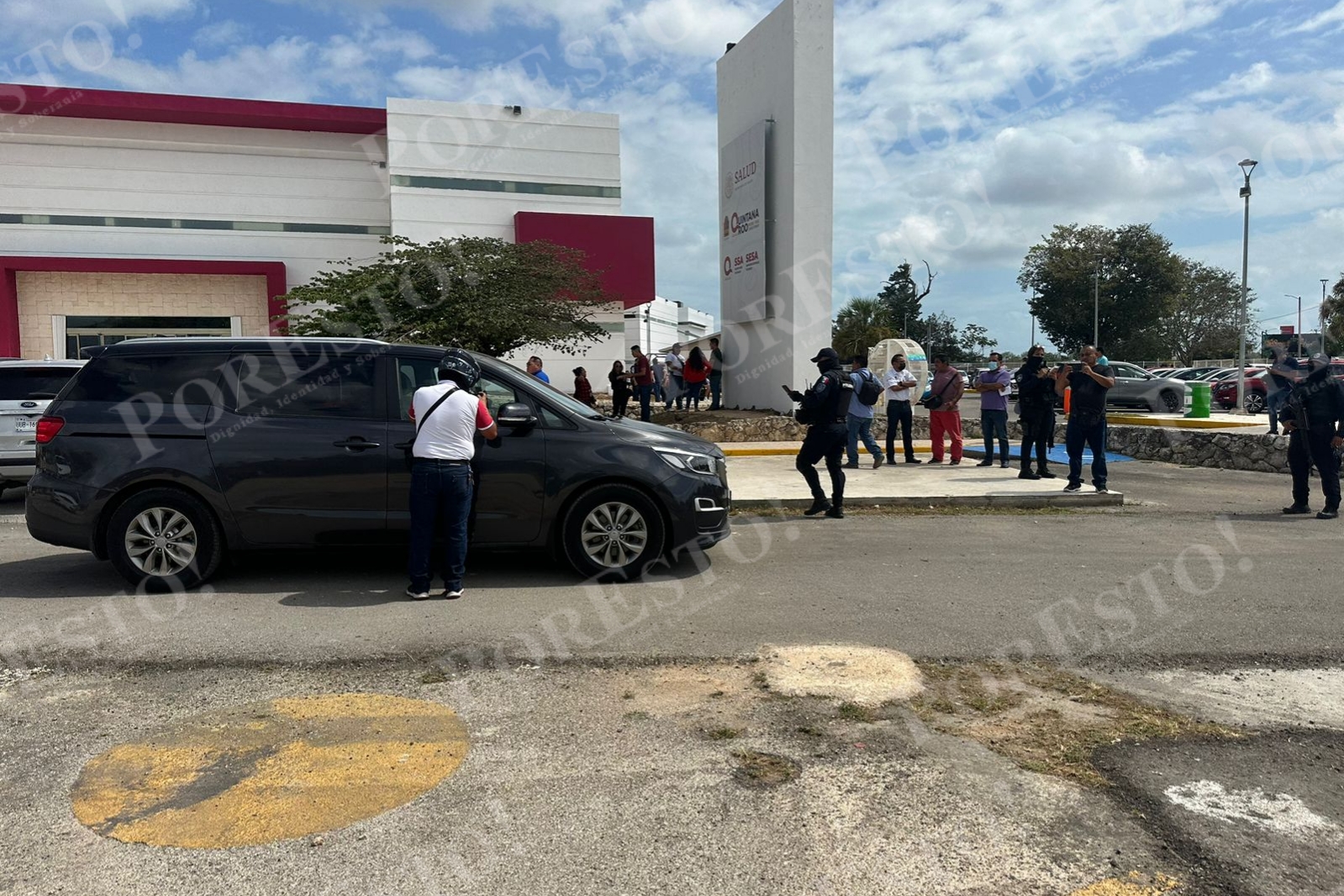 Los sujetos llegaron a bordo de dos camionetas, mismas que fueron aseguradas Los sujetos llegaron a bordo de dos camionetas, mismas que fueron aseguradas