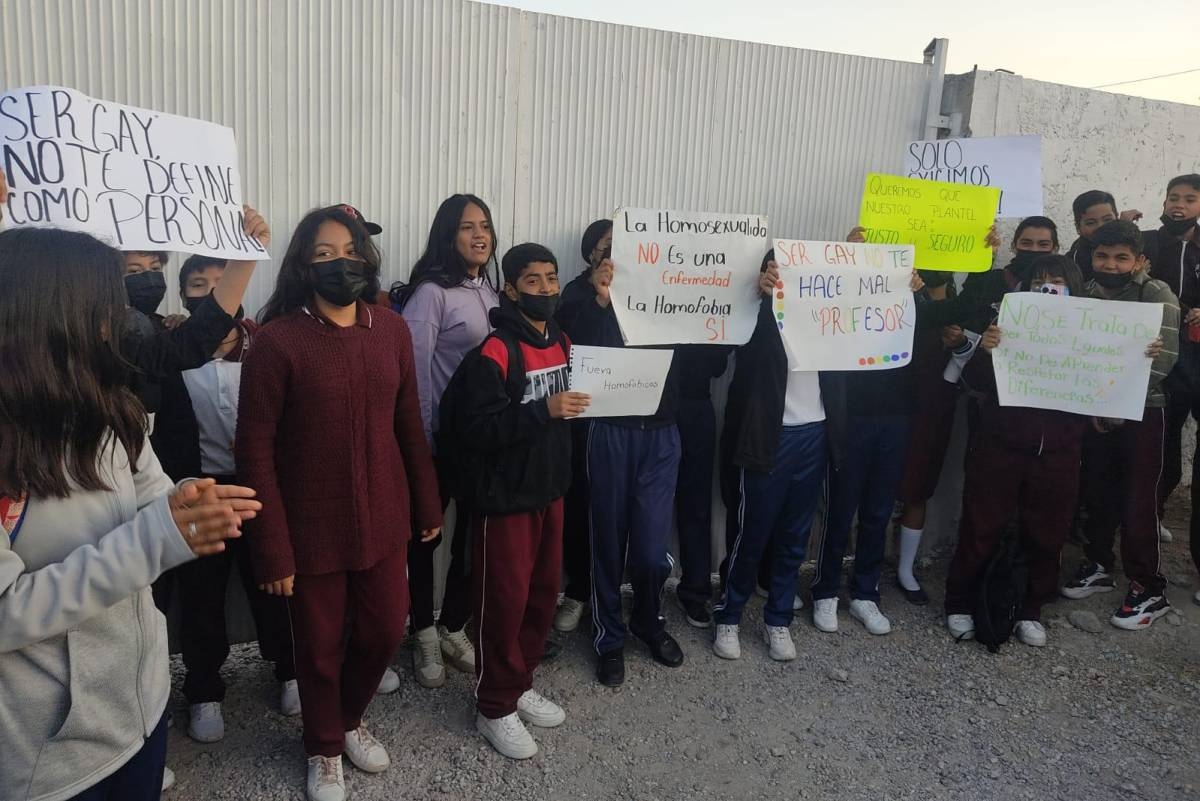 Los alumnos cerraron la escuela y prohibieron el paso a maestros y demás compañeros